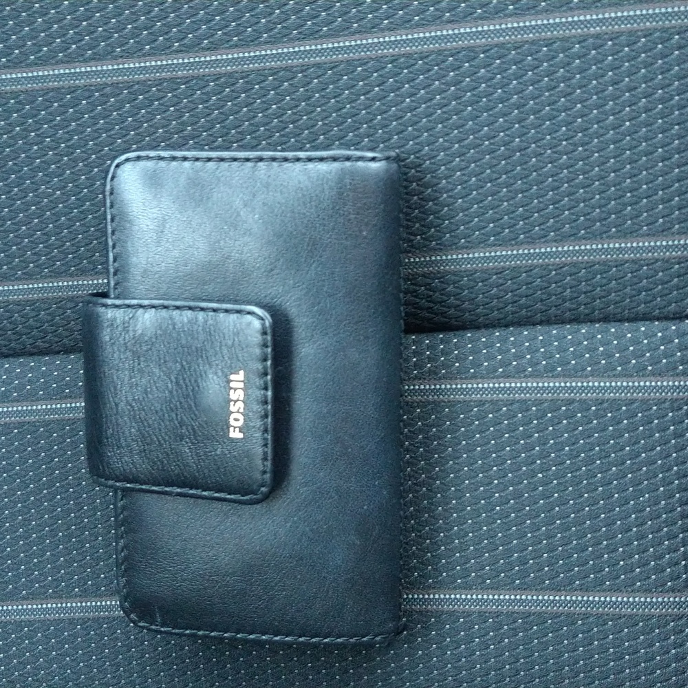 Fossil ♣️Leather wallet♣️